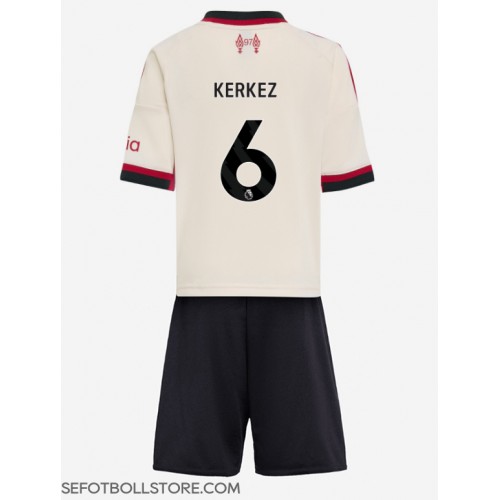 Liverpool Milos Kerkez #6 Replika babykläder Bortaställ Barn 2025-26 Kortärmad (+ korta byxor)